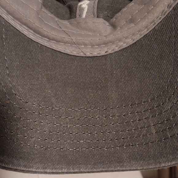 SHEIN Preloved Gray Embroidered Cap - Picture 6 of 6